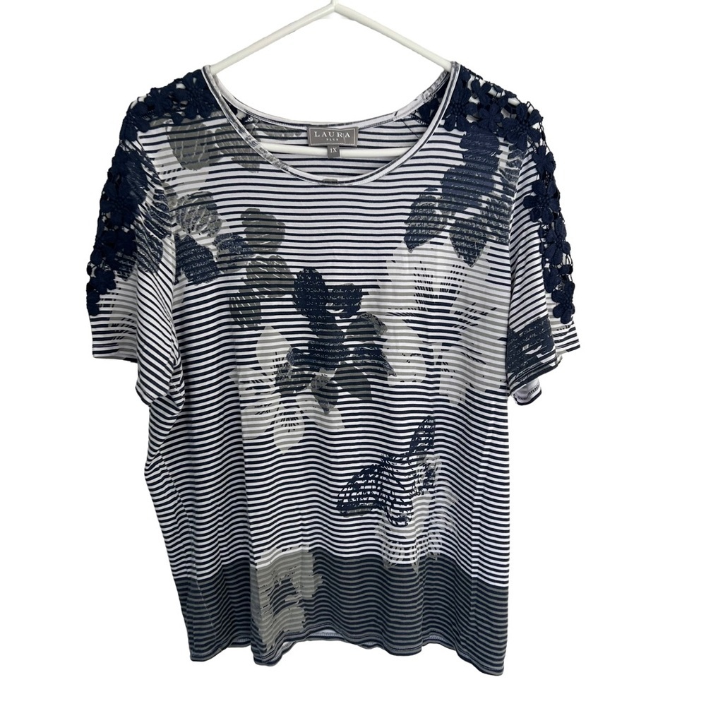 Women’s Laura Plus Navy and White Striped Floral Top With Lace Sleeves. Size 1X
